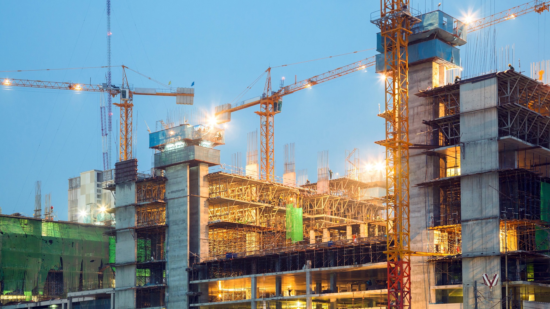 Building_LR_shutterstock_159623462.jpg